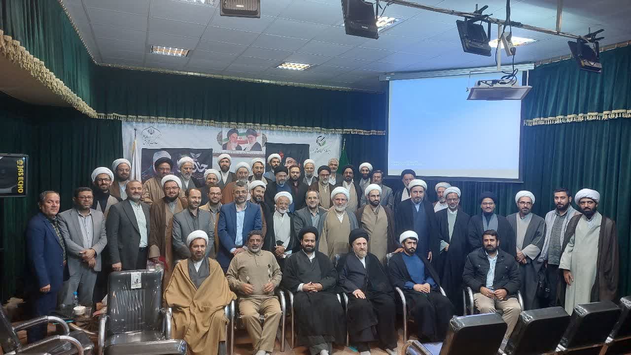 در جمع مدیران و قرآن‌پژوهان حوزه علمیه قم؛